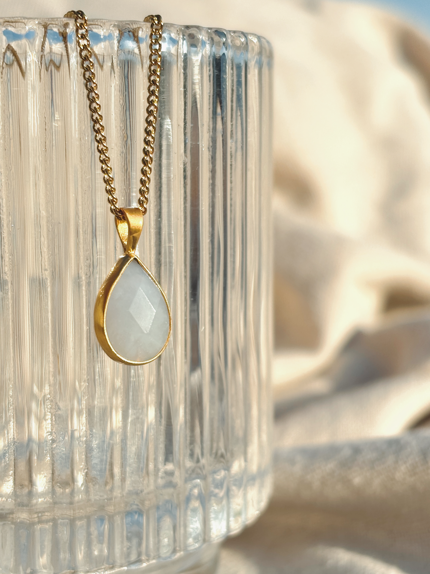 YUNA CHALCEDONIT light Blue Drop 10mm Halskette | Necklace Gold