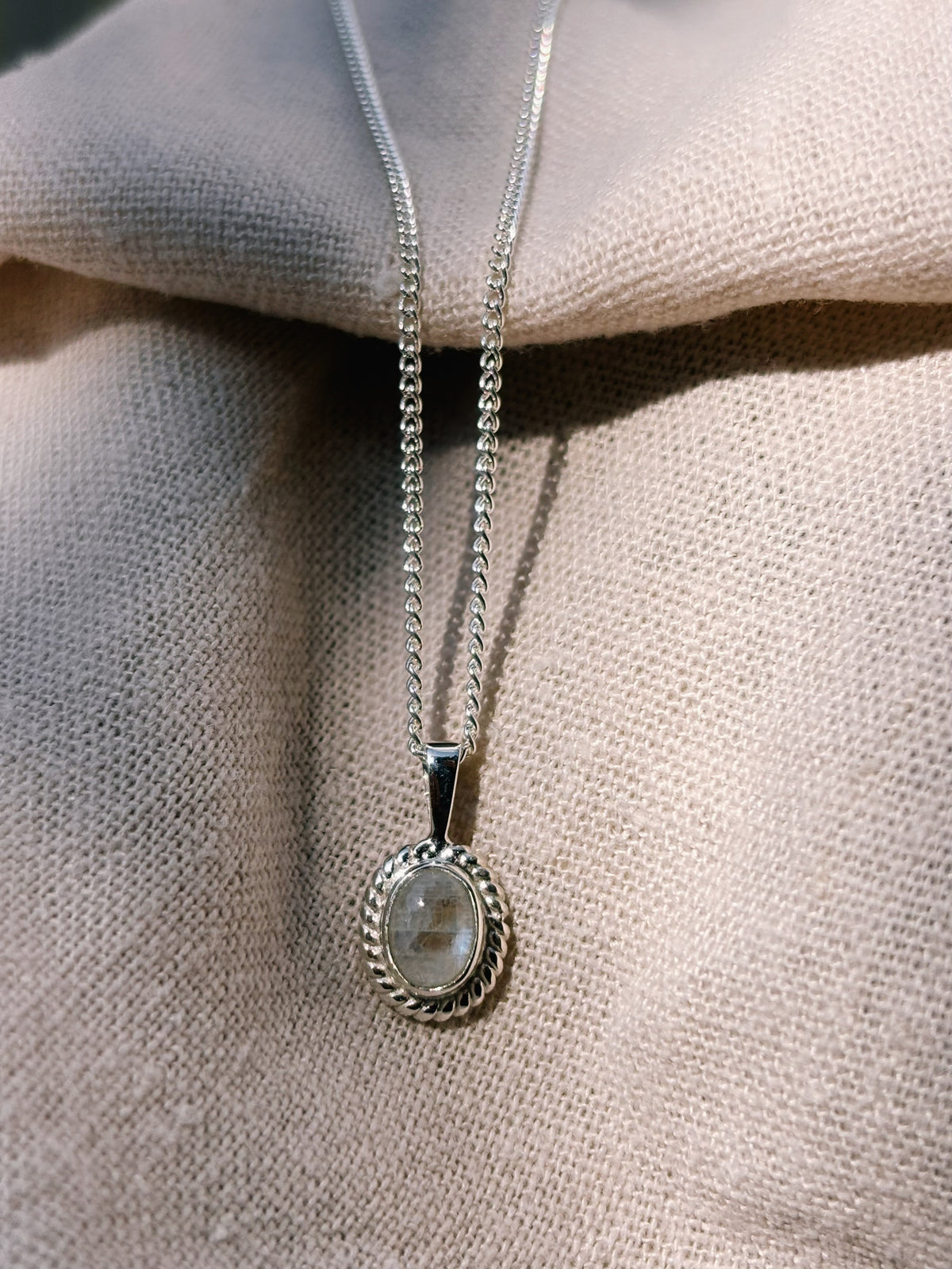 MILYA Mondstein Halskette | Necklace Silver