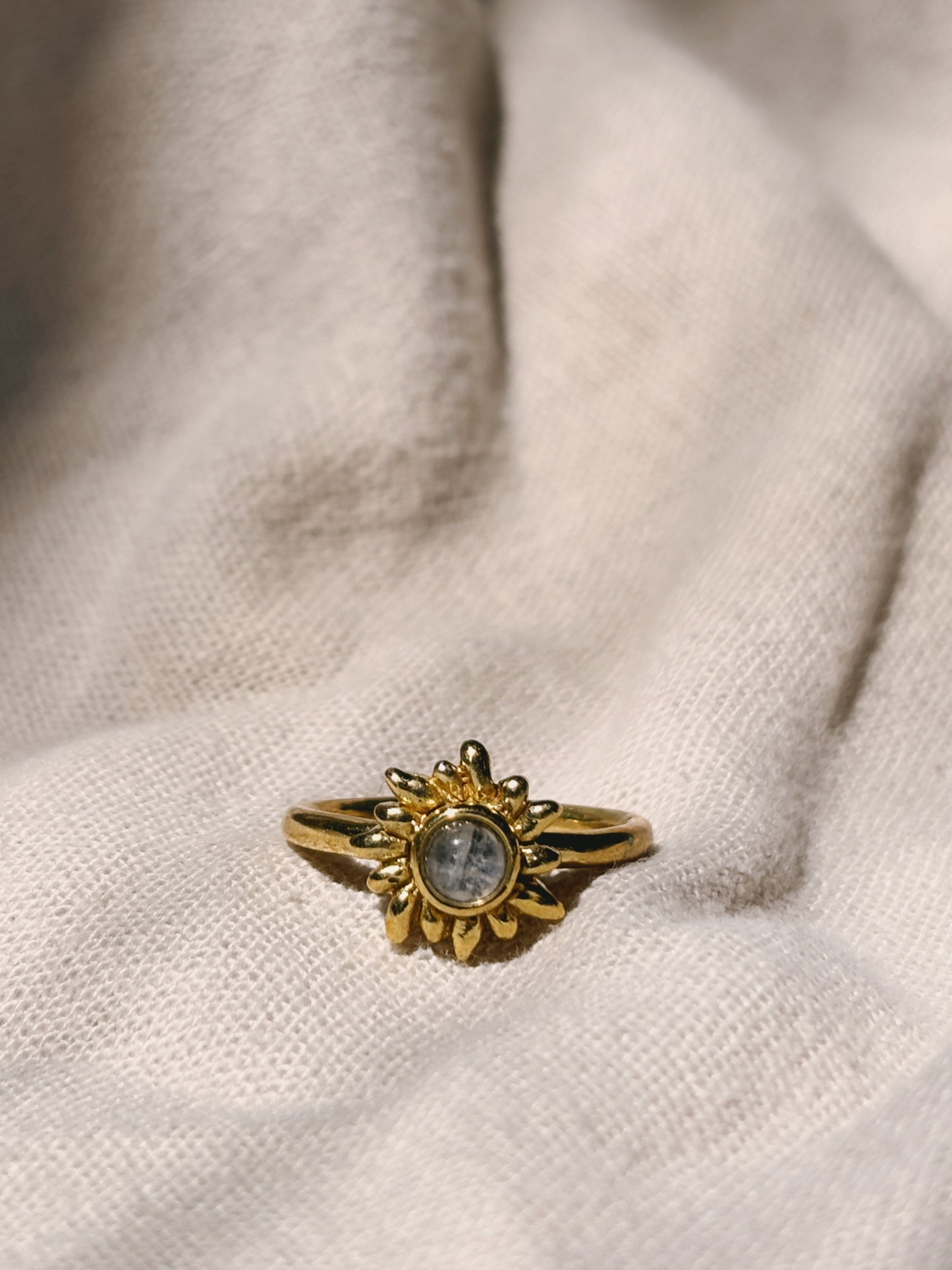 BUNGA Moonstone Ring Gold