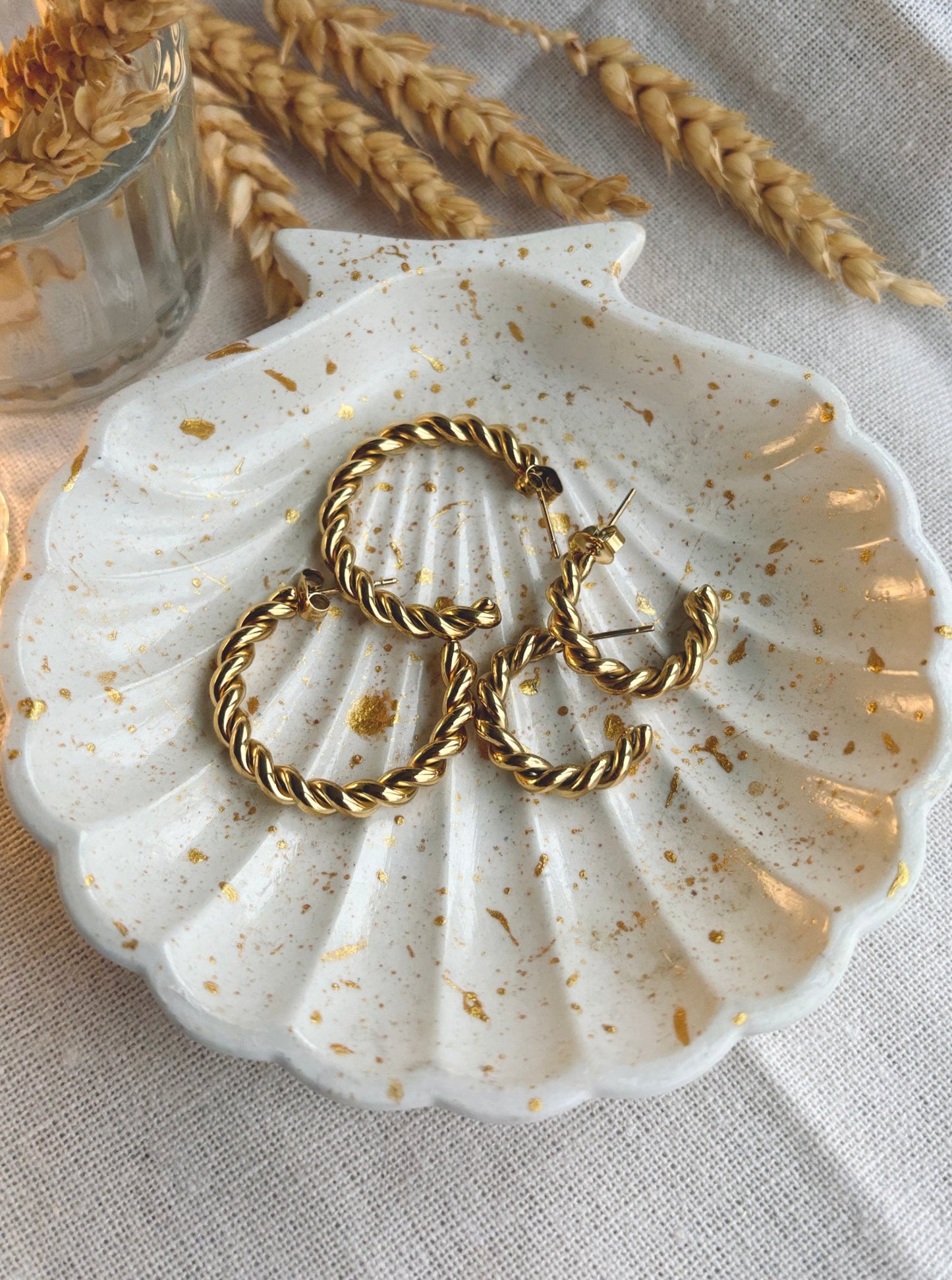 RAYA Hoops twisted 20mm Ohrring | Earring Gold