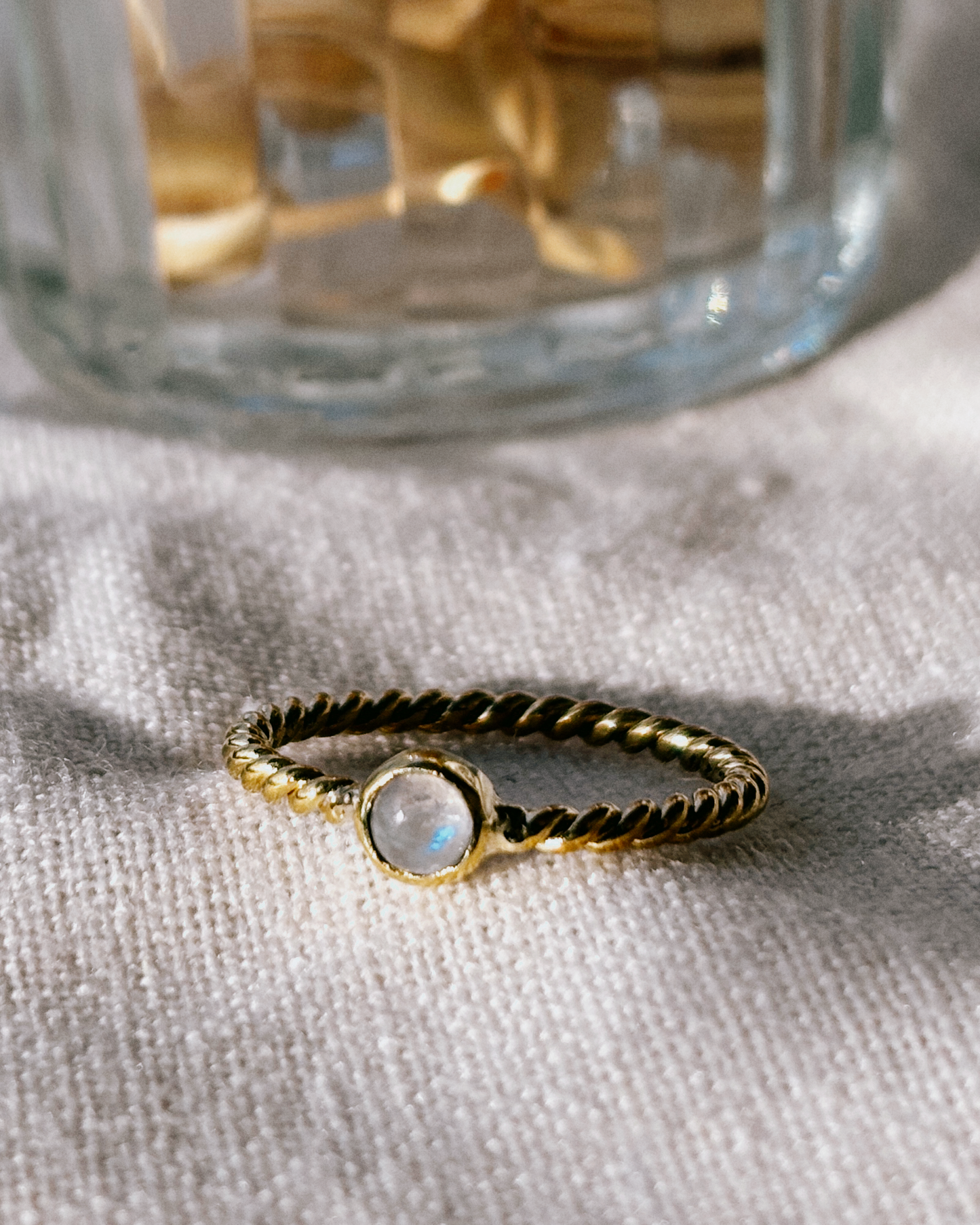 SENANG Mondstein Ring Gold