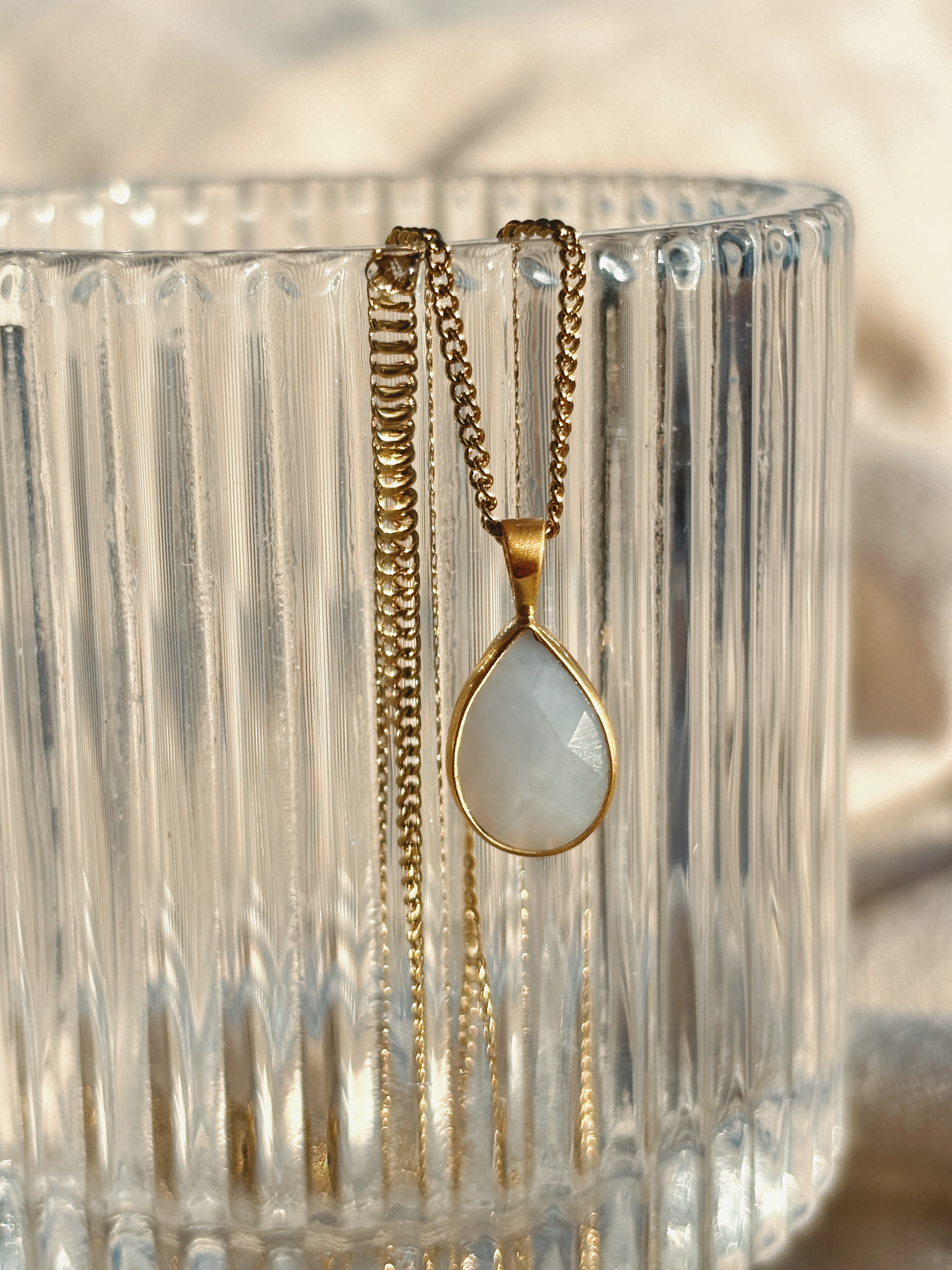 YUNA CHALCEDONIT light Blue Drop 10mm Halskette | Necklace Gold