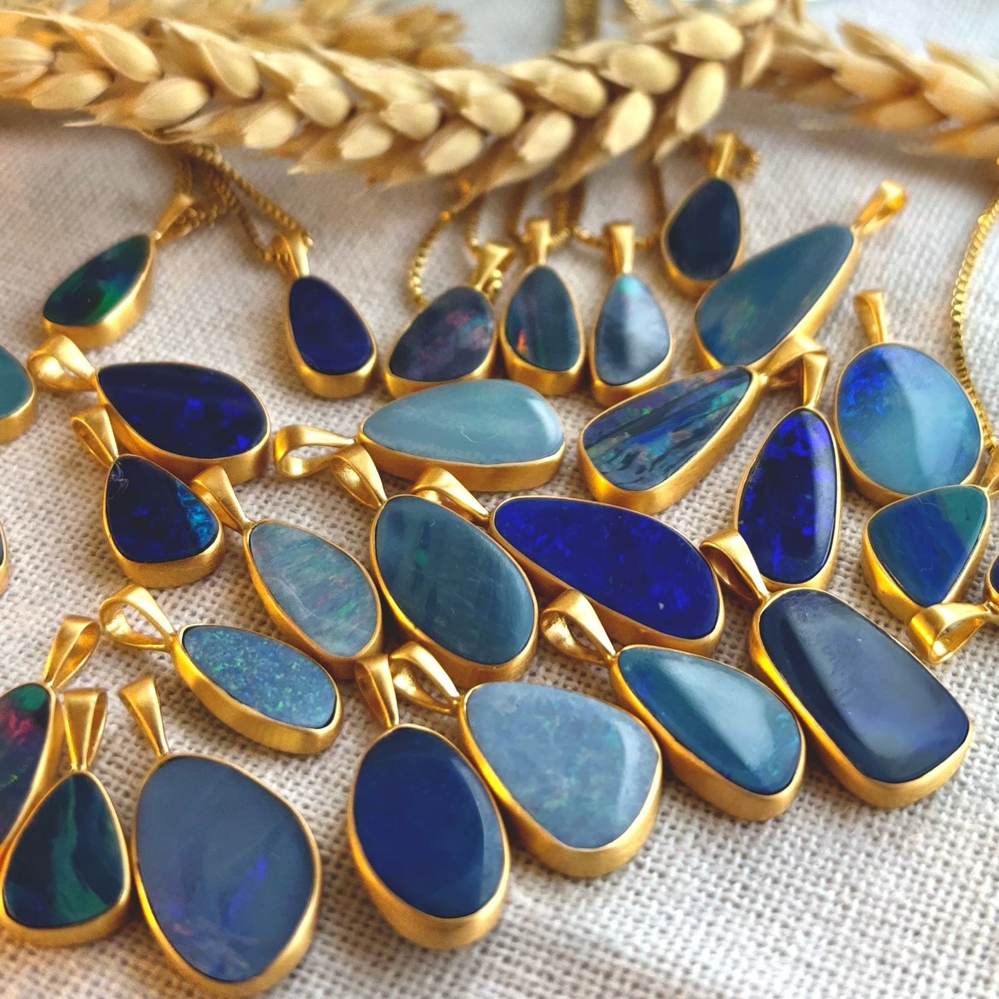 WINA blauer australischer Opal Halskette | Necklace Gold