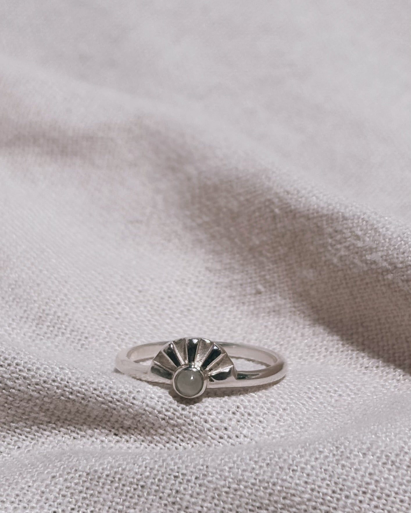 AURA Mondstein Ring Silber