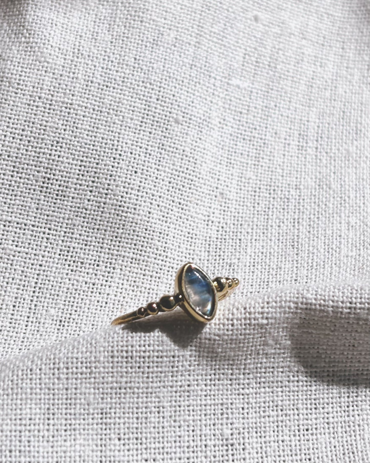 ORA Moonstone Ring Gold