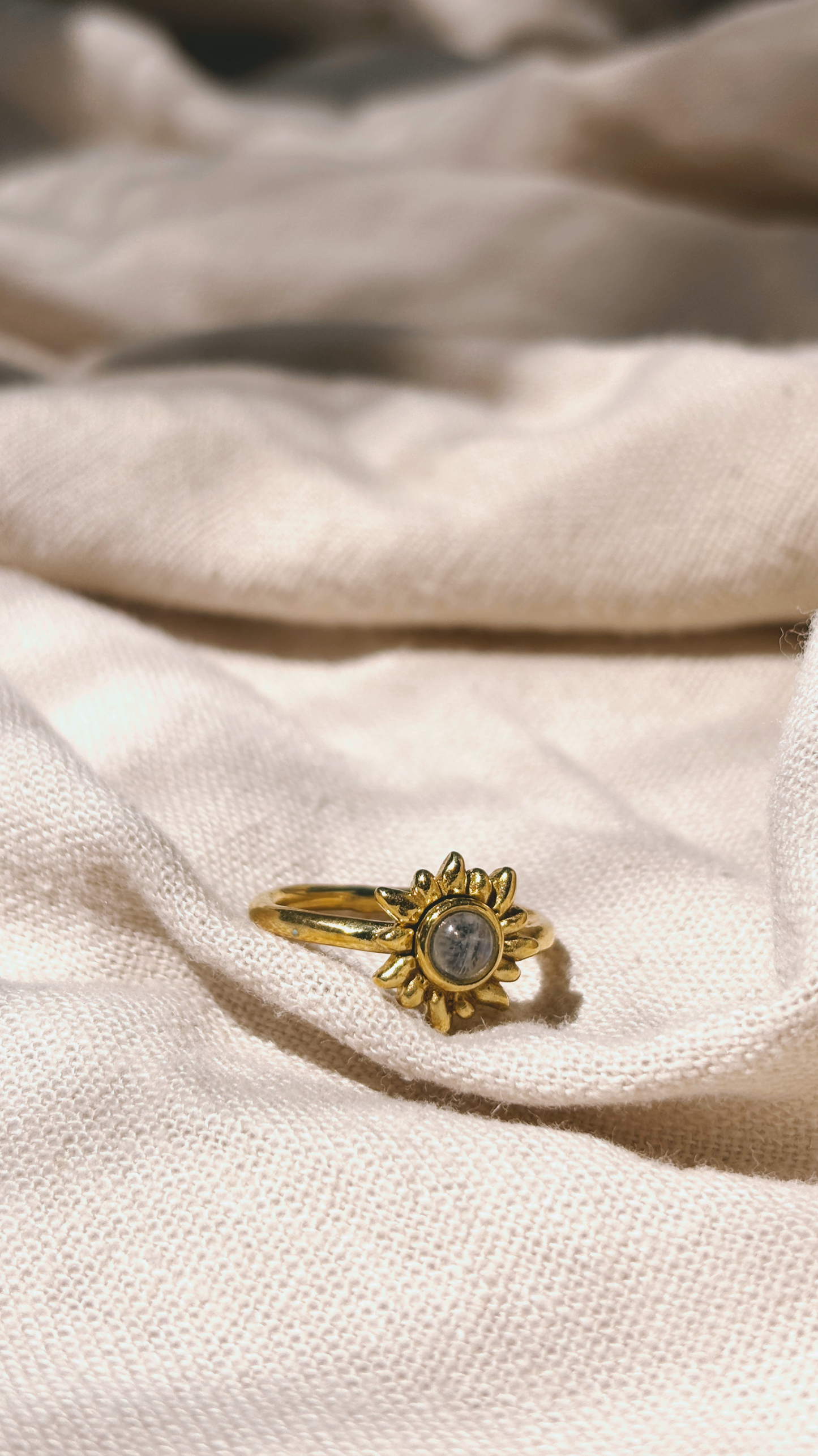 BUNGA Moonstone Ring Gold