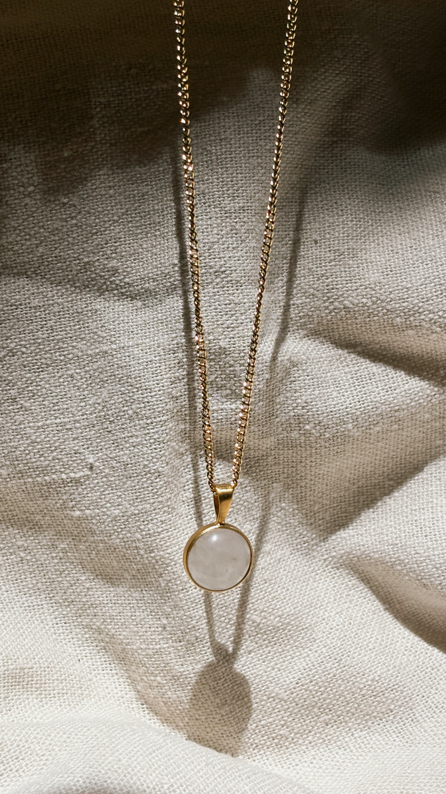 HANA Mondstein small Halskette | Necklace Gold