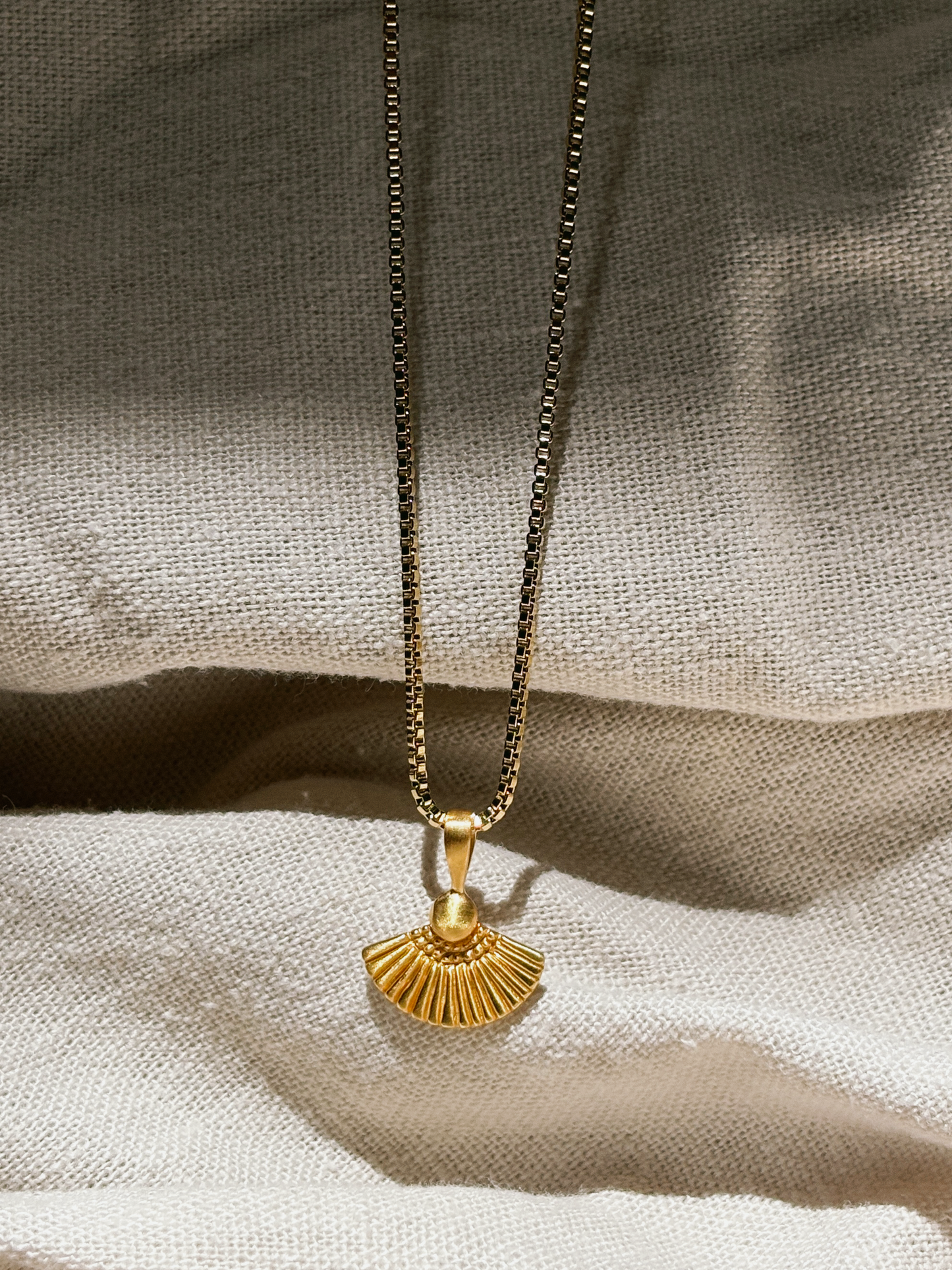 VICTORIA Halskette | Necklace Gold