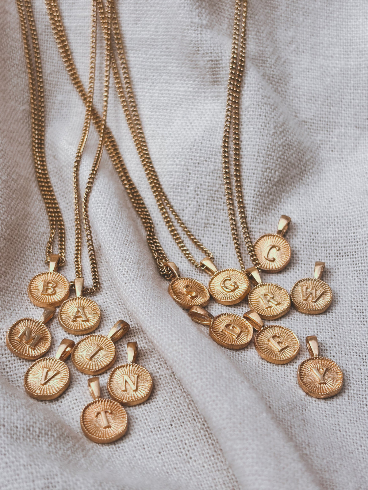 BUCHSTABEN Halskette | LETTER Necklace Gold