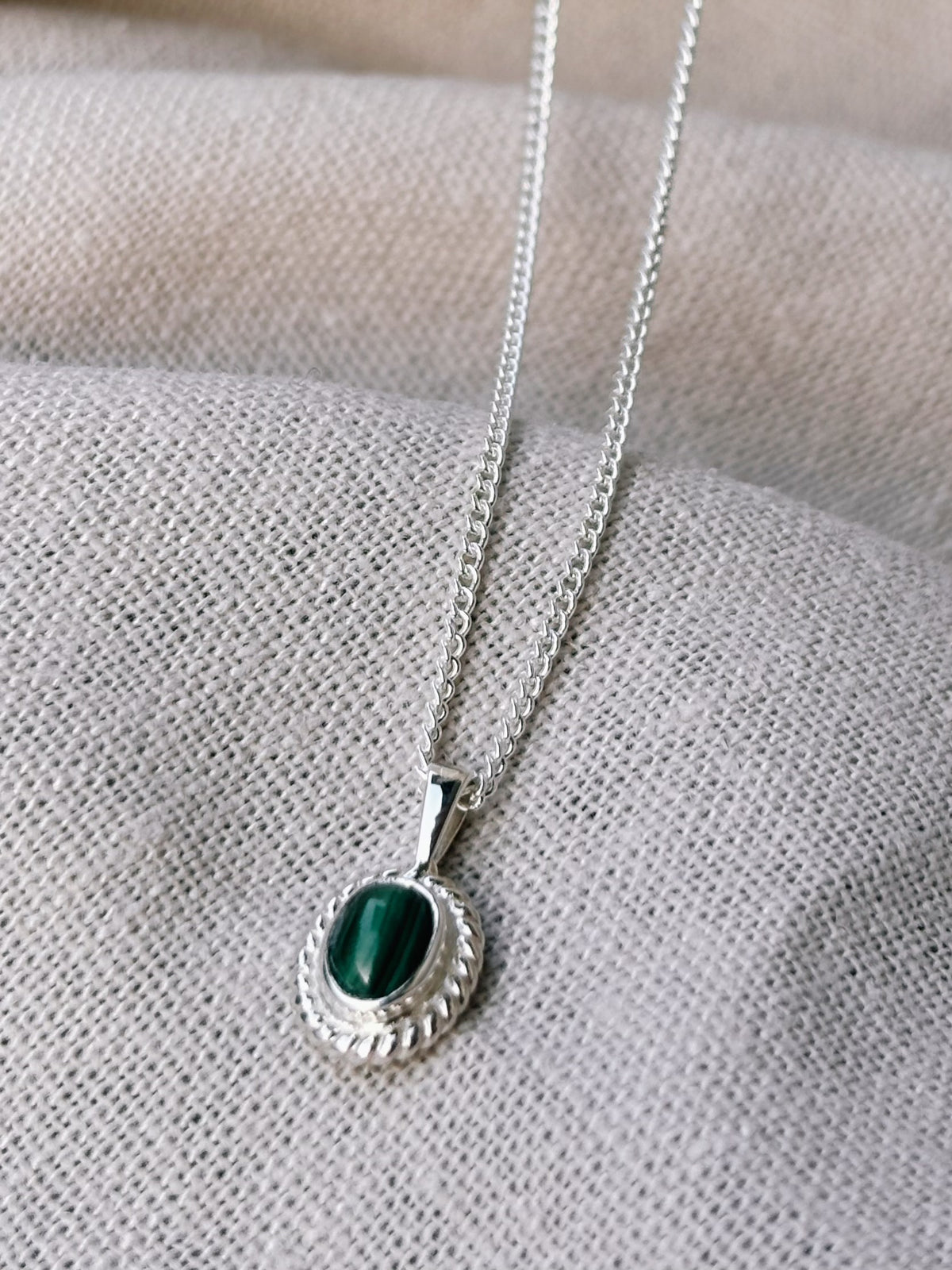MILYA Malachit Halskette | Necklace Silver