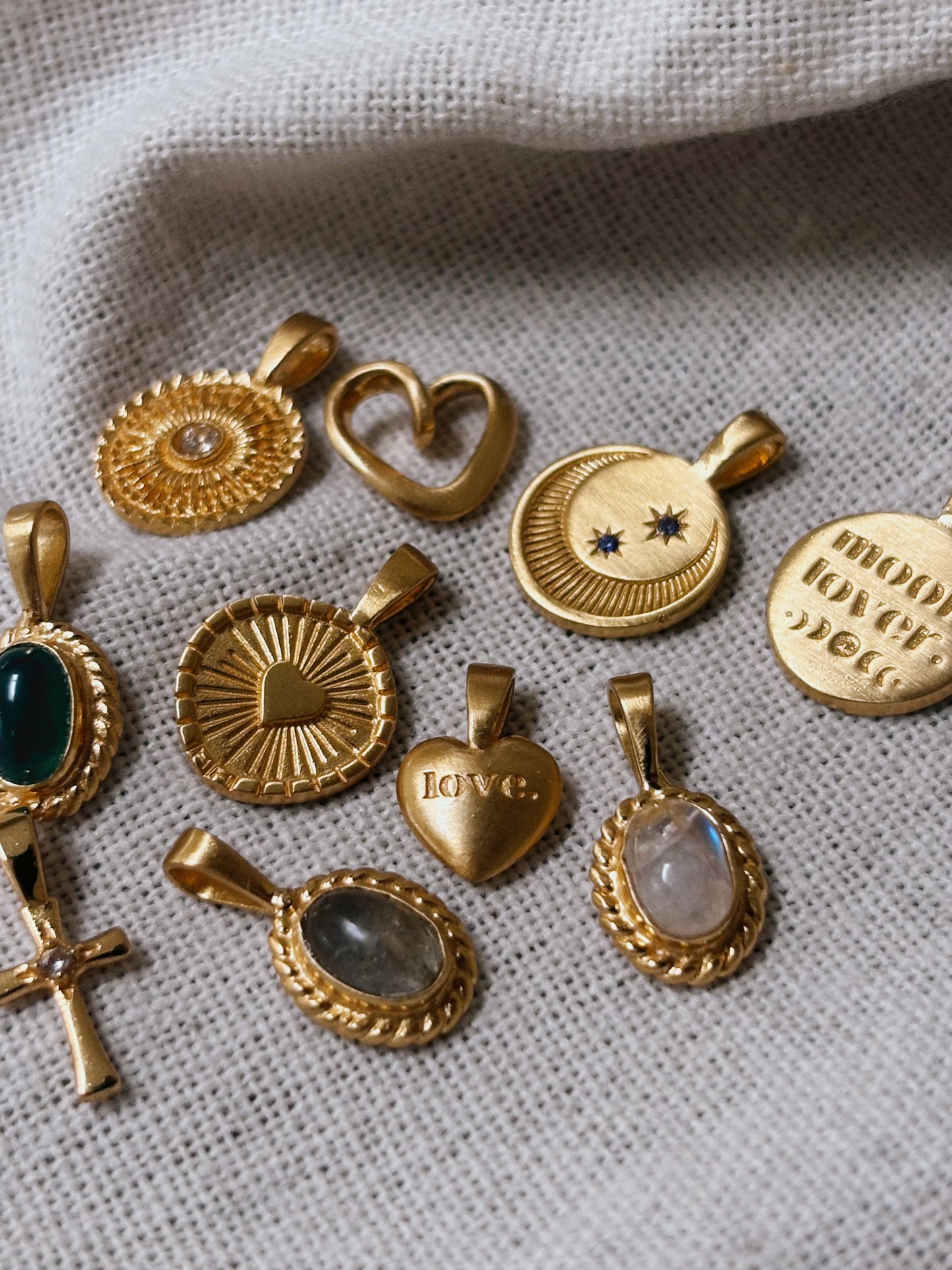 LALI MOON LOVER. Halskette | Necklace Gold