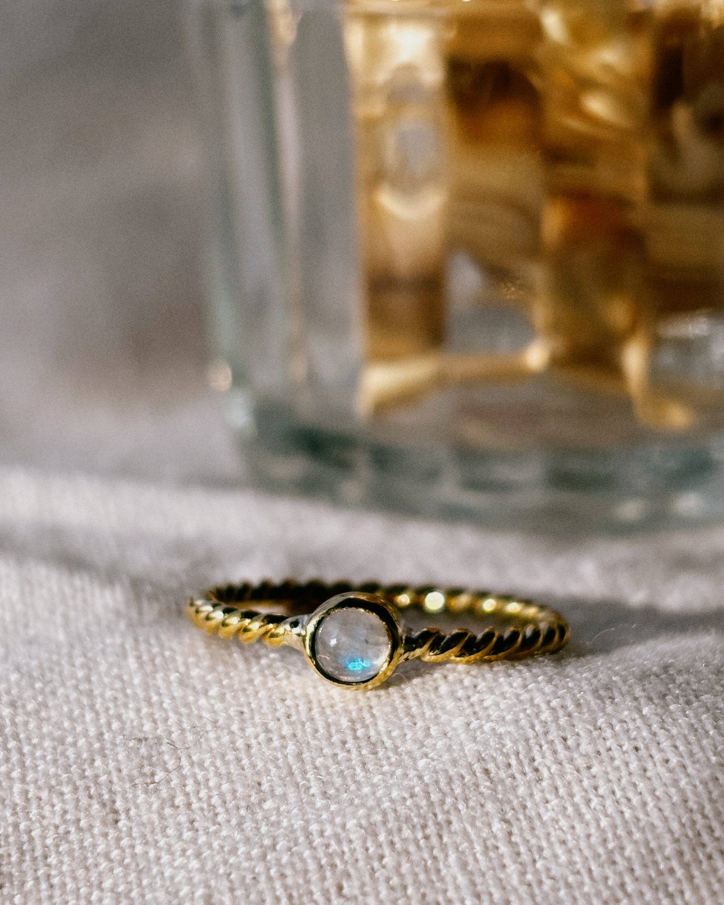 SENANG Mondstein Ring Gold