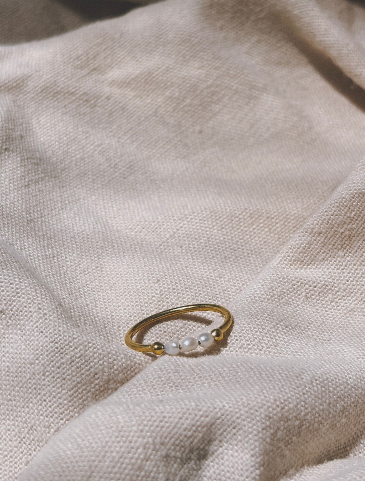 ALINA shiny Perlmutt Ring Gold
