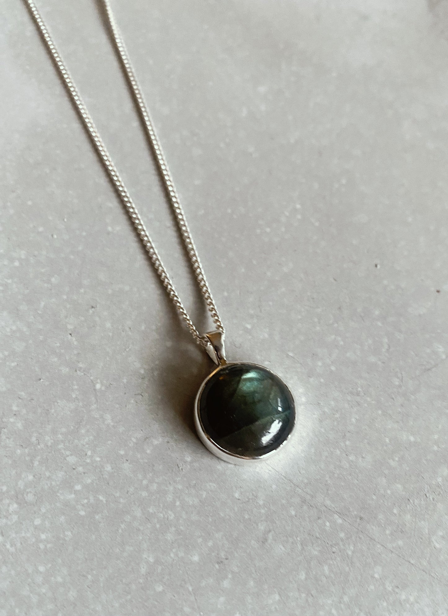 HANA LABRADORIT Halskette | Necklace Silver
