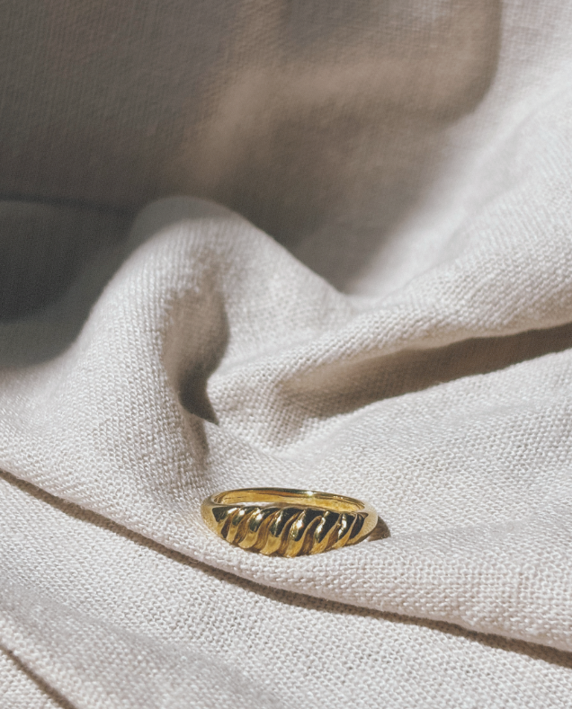 RANI Croissant Ring Gold