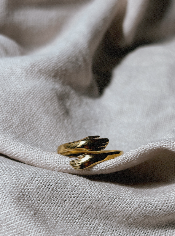 HUG YOUR WORLD Ring Gold