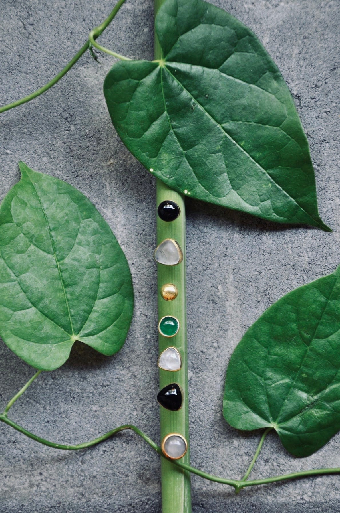 MILA Perlmutt Ohrring | Earring Gold - The Santai Collection