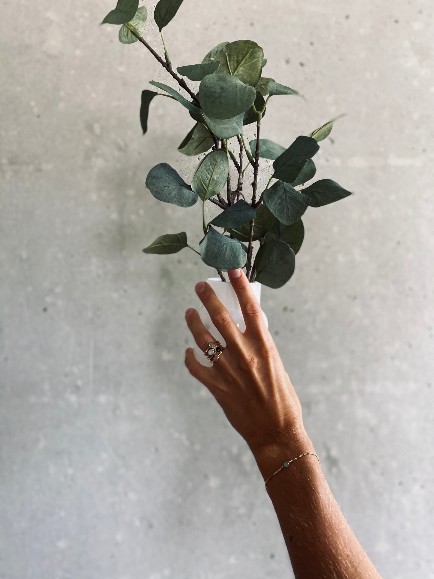 DEWI shiny Mondstein Ring Gold