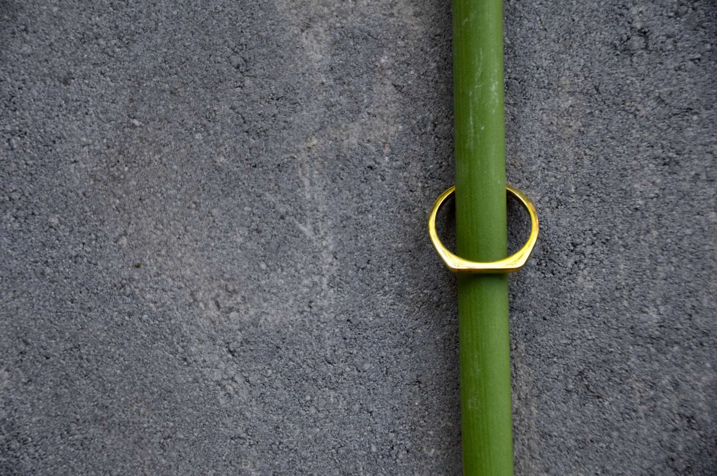 LIA Ring Gold - The Santai Collection