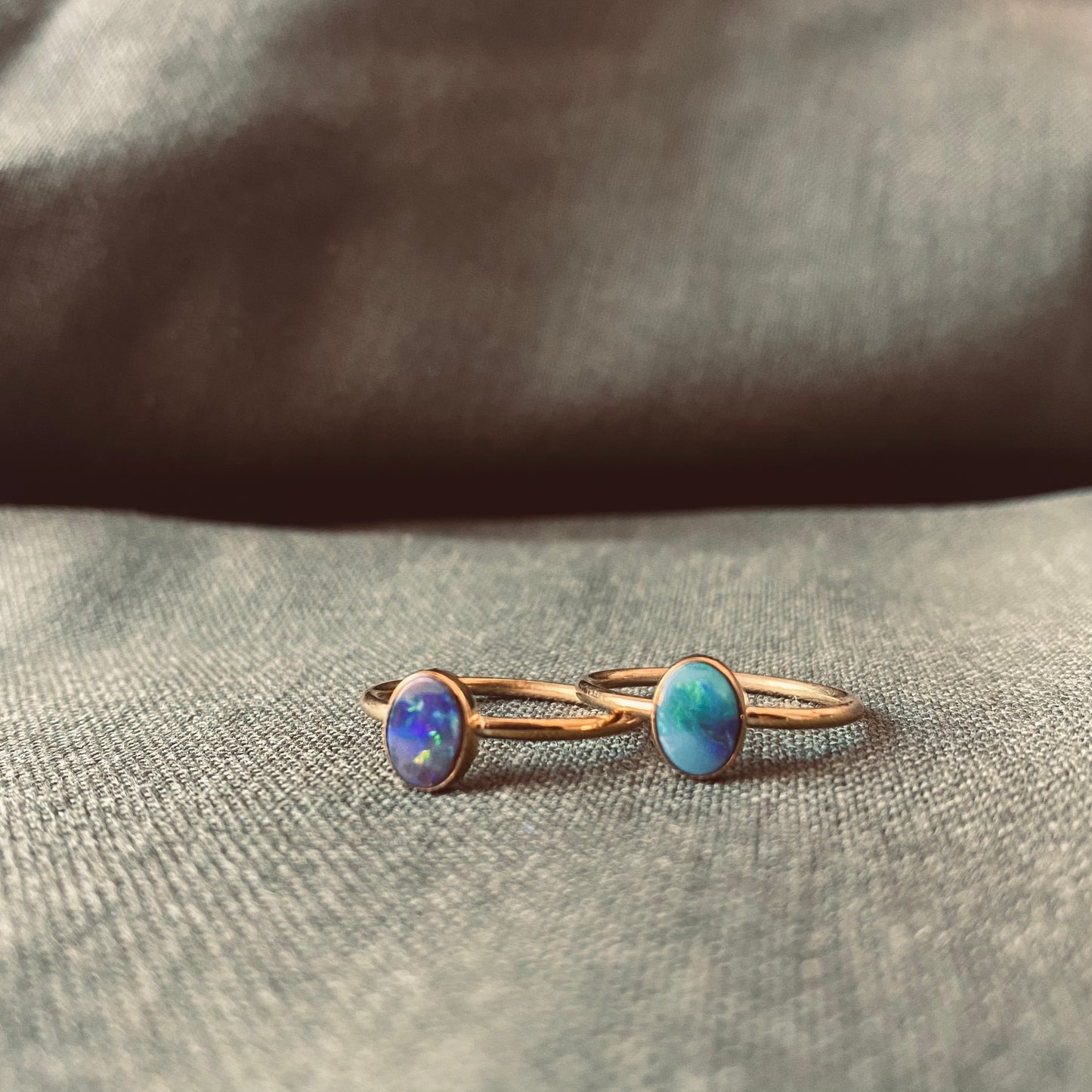 INDAH Australischer Opal Ring Gold