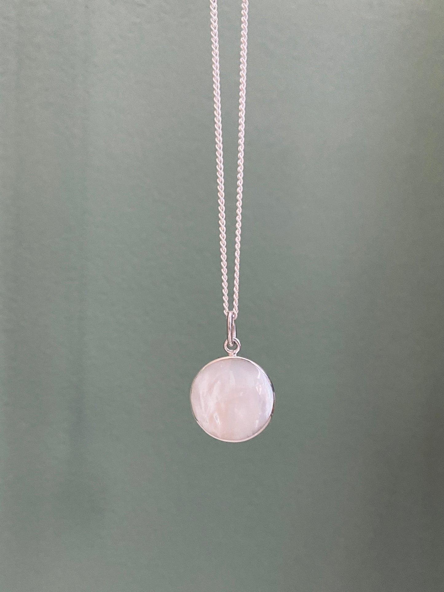 HANA PERLMUTT Halskette | Necklace Silver