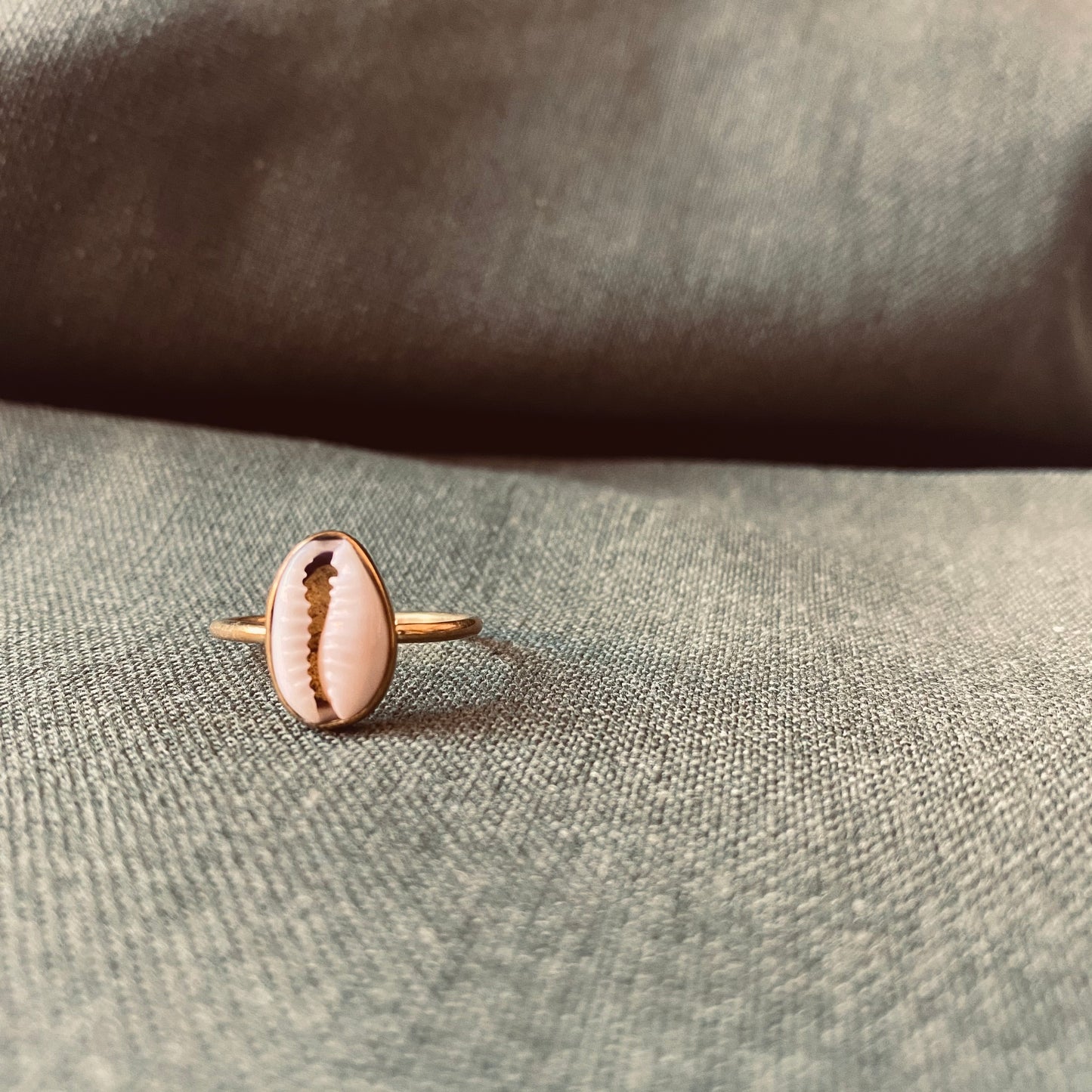 SARI SHELL Ring Gold