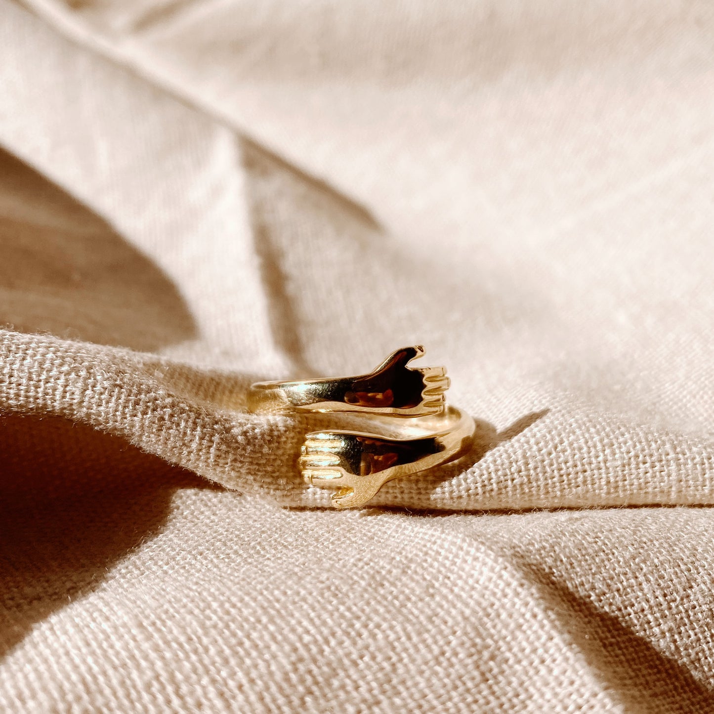 HUG YOUR WORLD Ring Gold - The Santai Collection