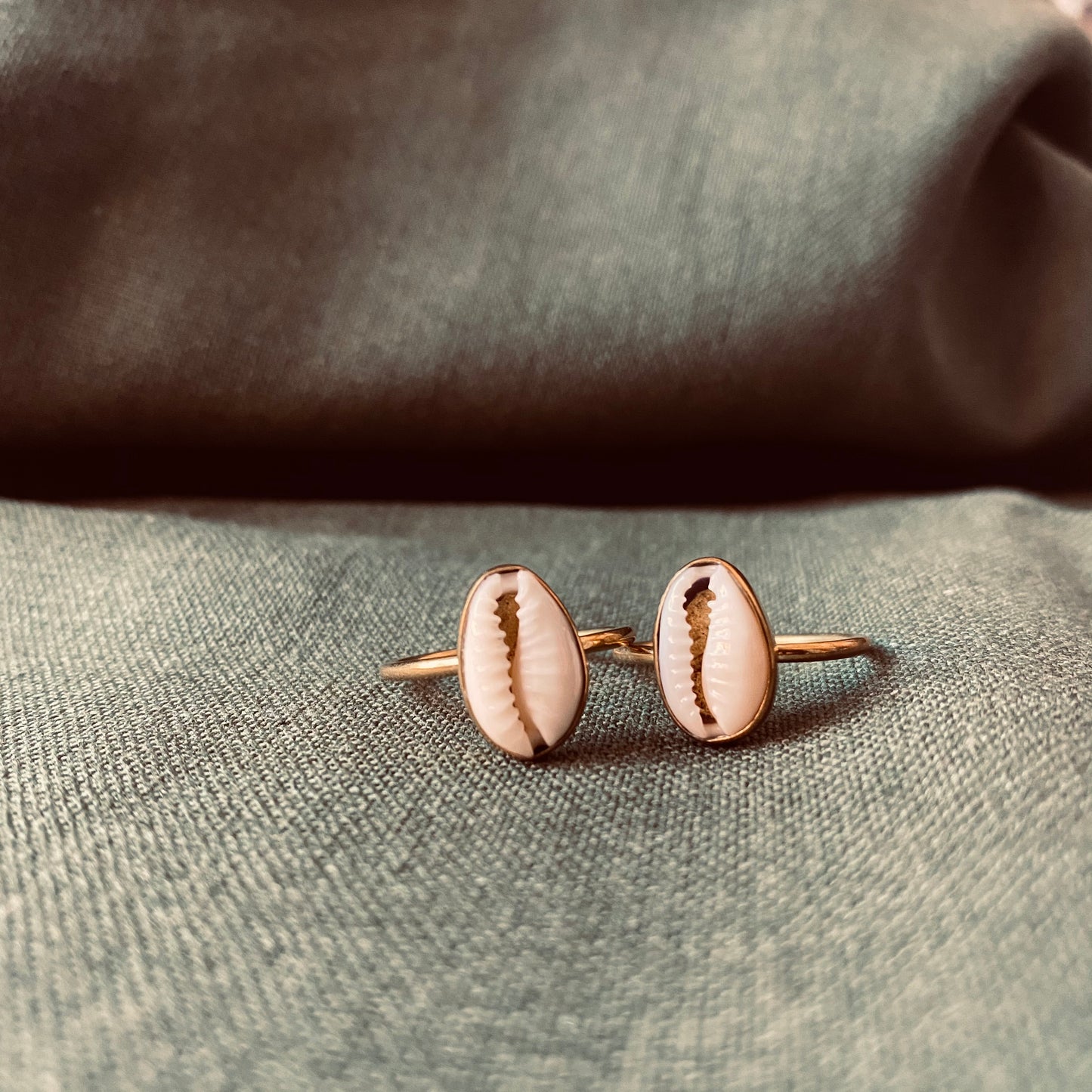 SARI SHELL Ring Gold