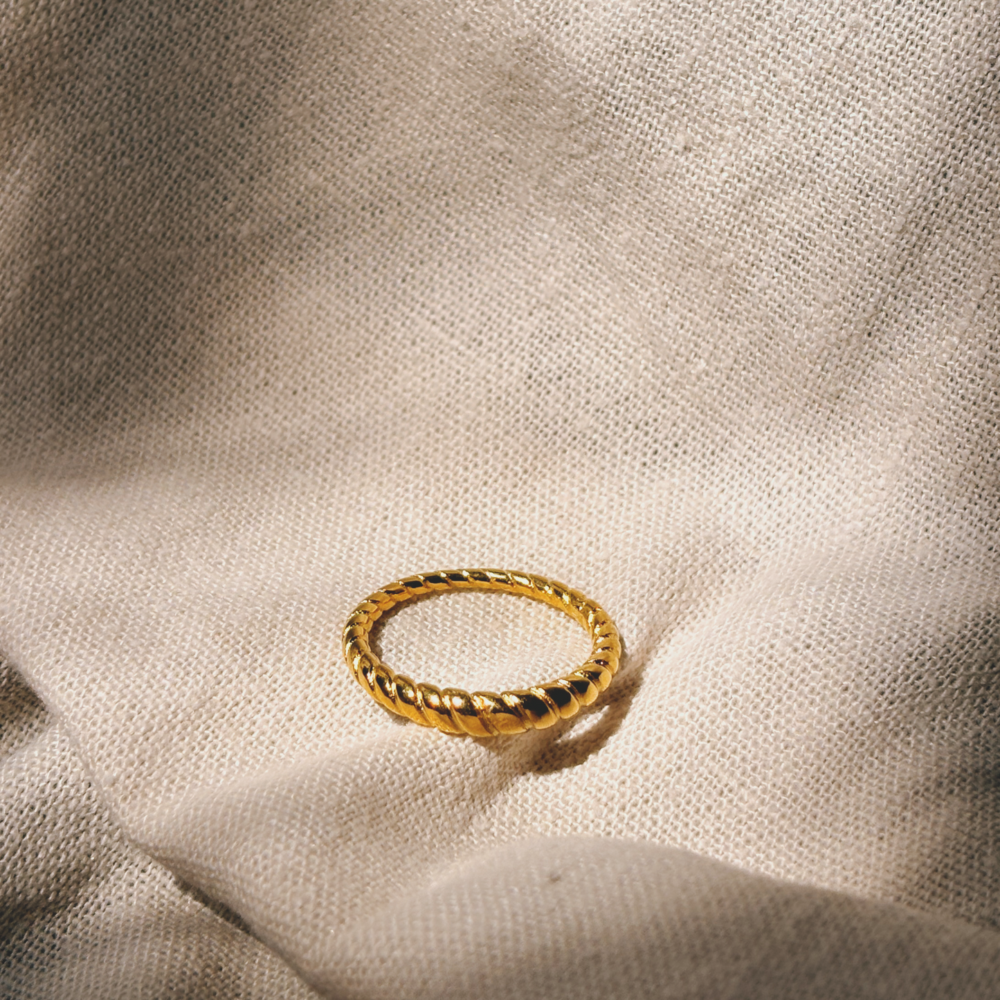 EMILY TWISTED Ring Gold