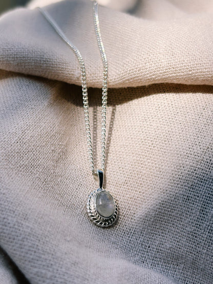 MILYA Mondstein Halskette | Necklace Silver