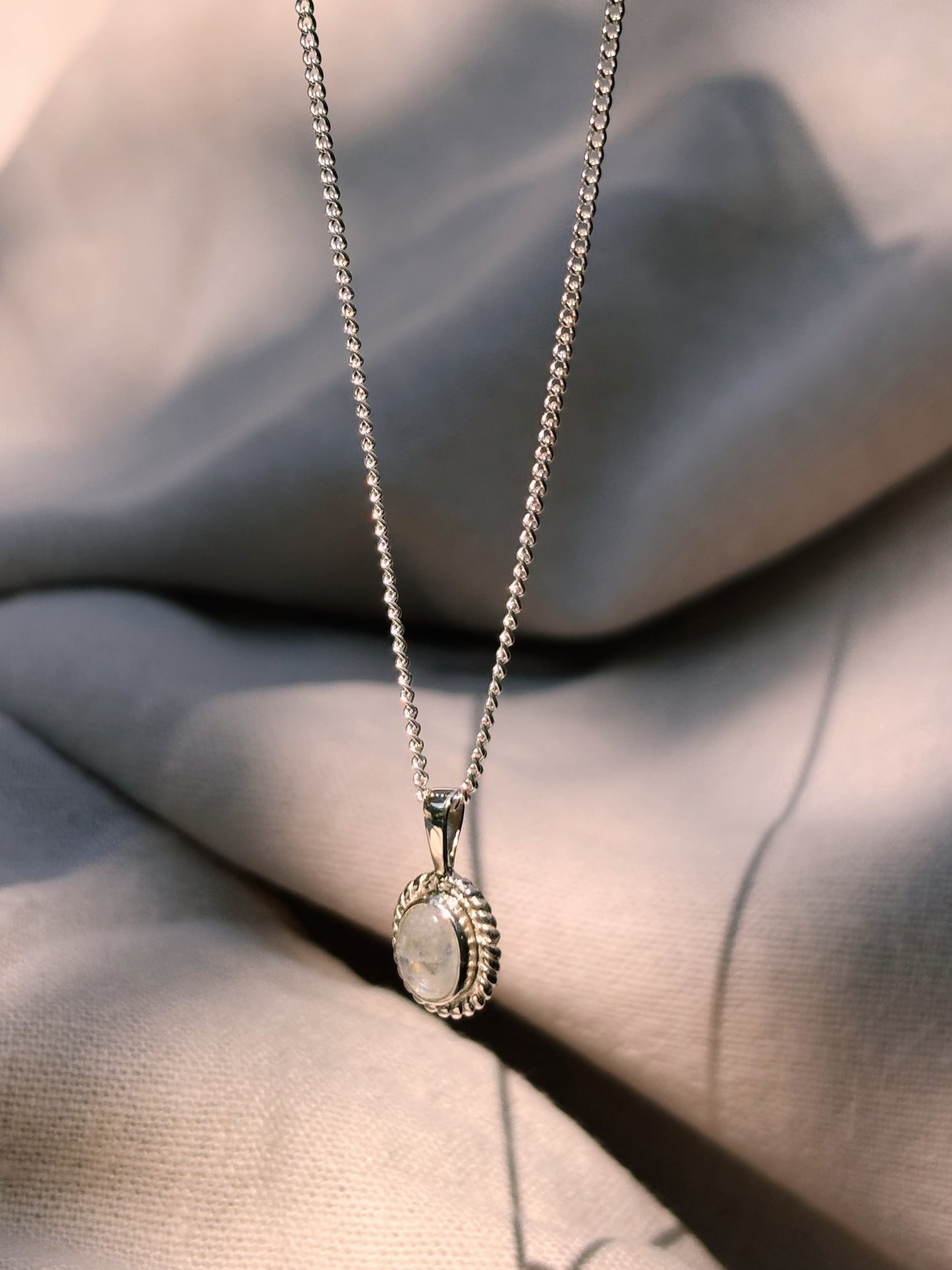MILYA Mondstein Halskette | Necklace Silver