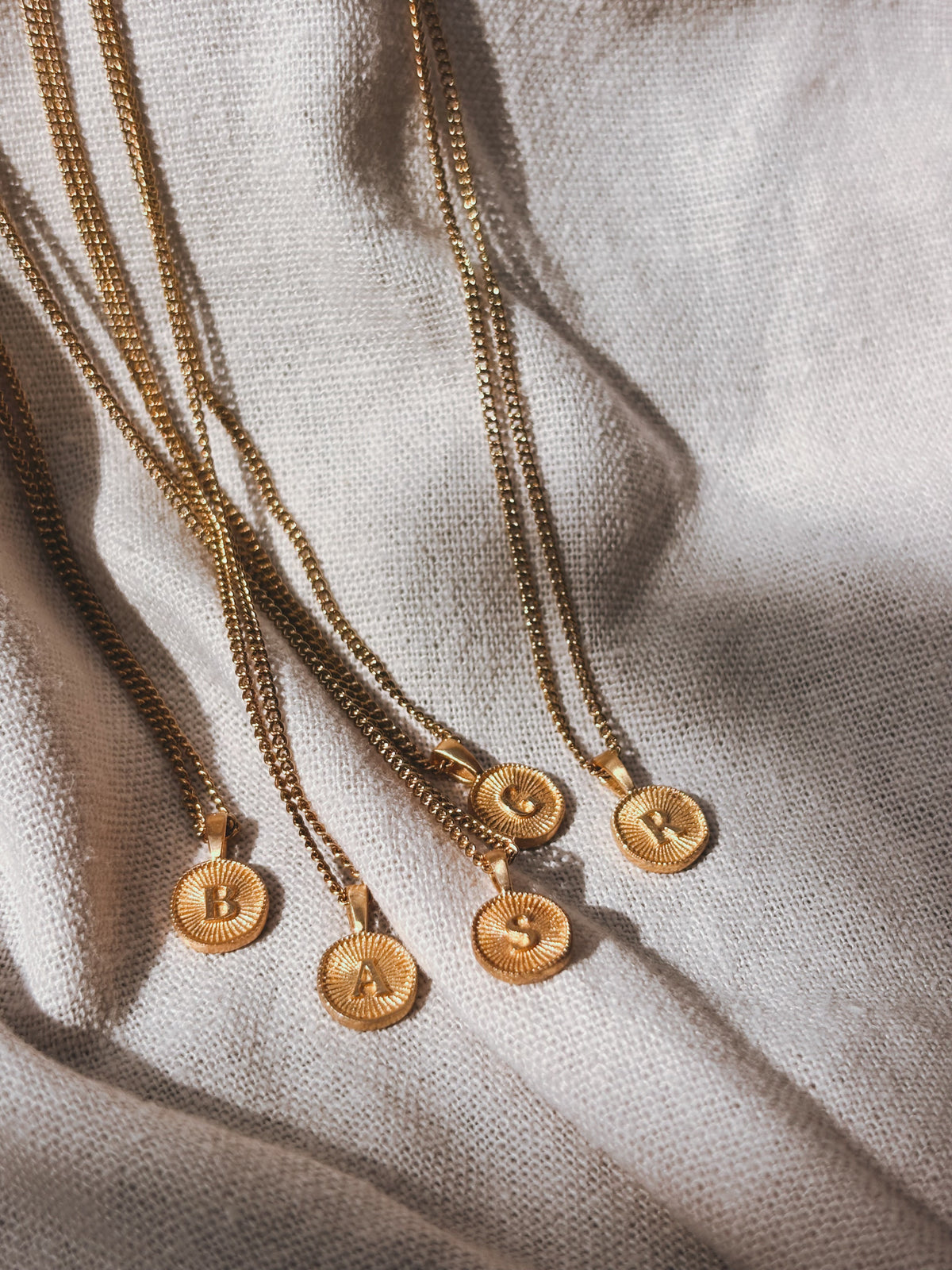BUCHSTABEN Halskette | LETTER Necklace Gold