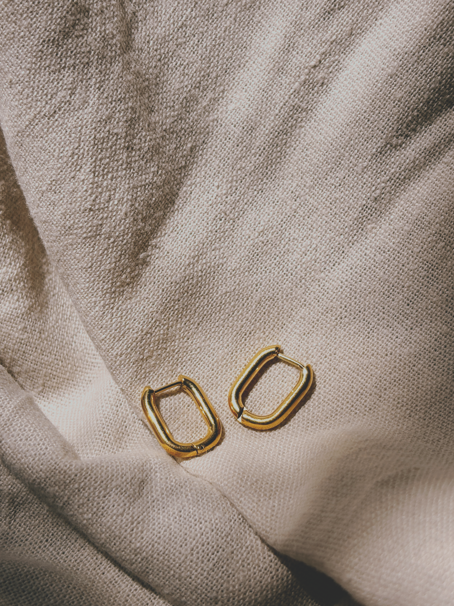 MIRAH Oval Hoops Ohrring | Earring Gold