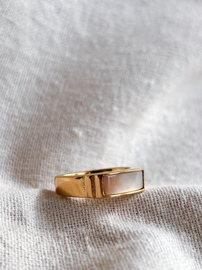 HABIBI Perlmutt Ring Gold