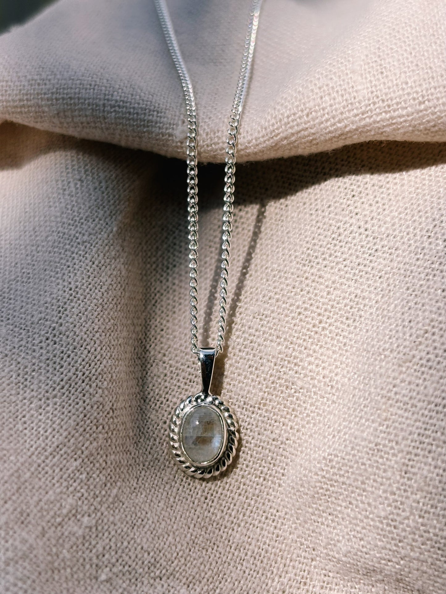 MILYA Mondstein Halskette | Necklace Silver