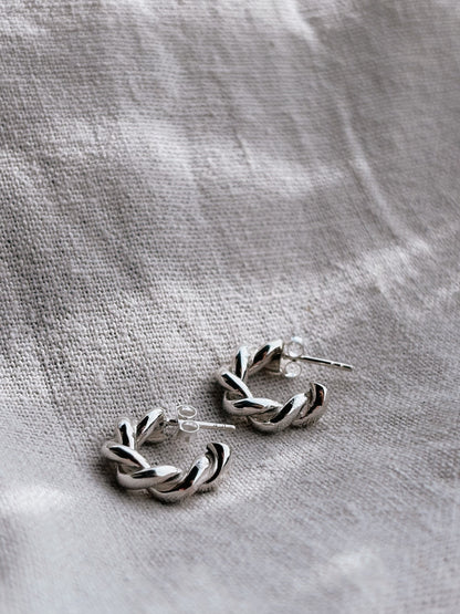 RAYA HOOP twisted Ohrring | Earring Silver