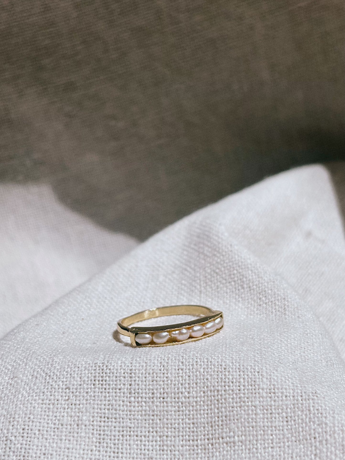 ALINA shiny 7 Perlen eingefasst Ring Gold
