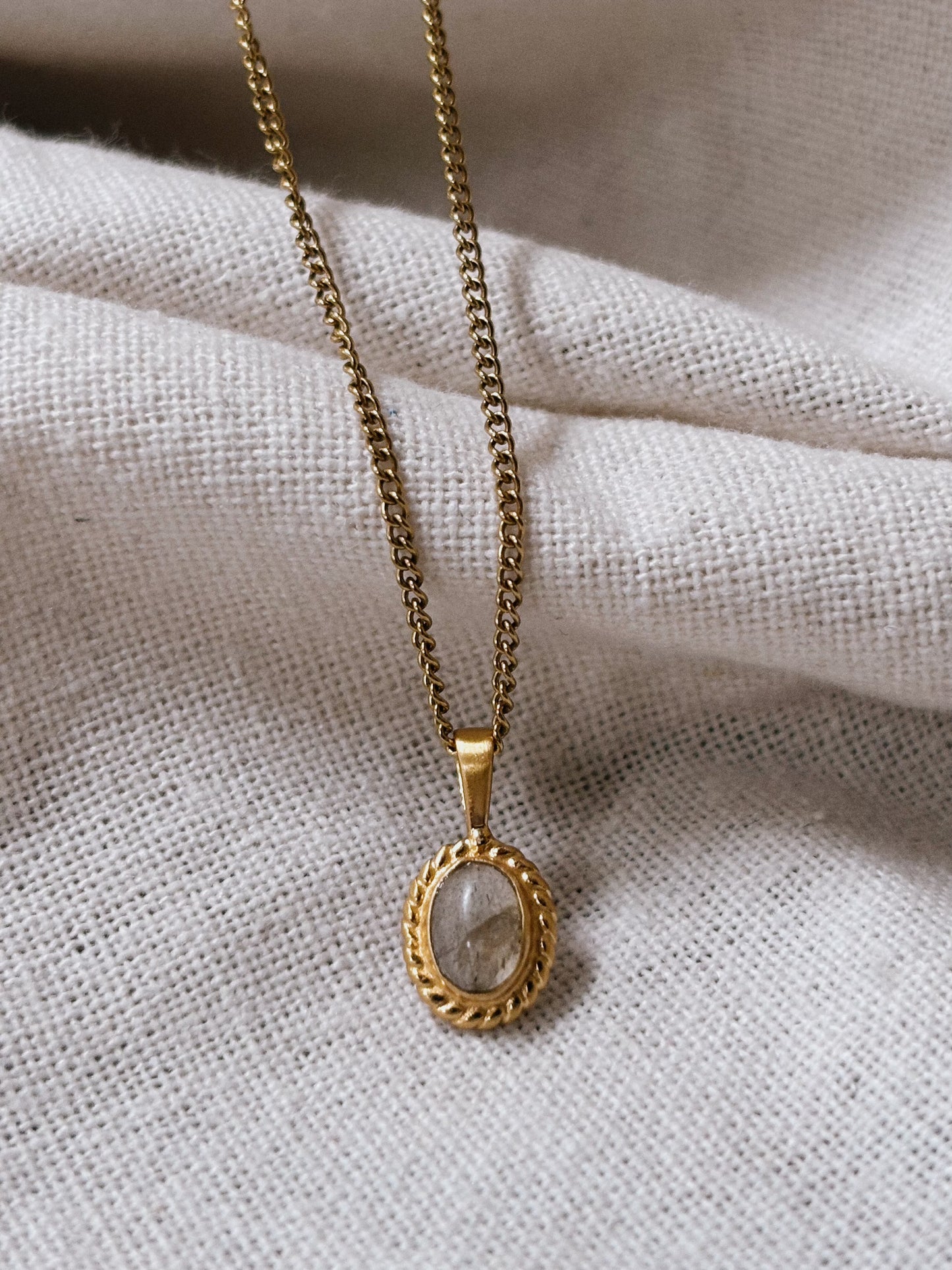 MILYA Mondstein Halskette | Necklace Gold