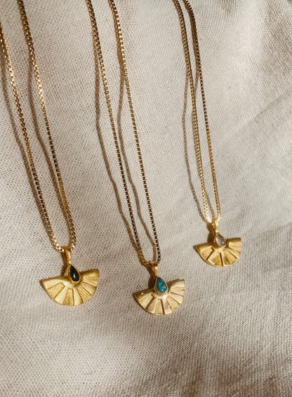 AURA small Black Onyx Halskette | Necklace Gold