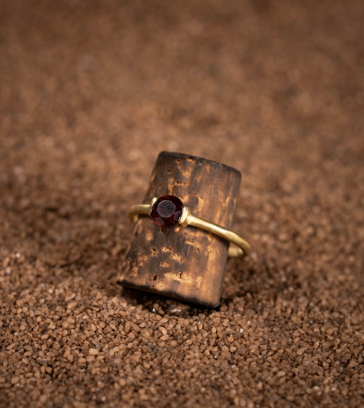 AURORA Ring Gold RED GARNET