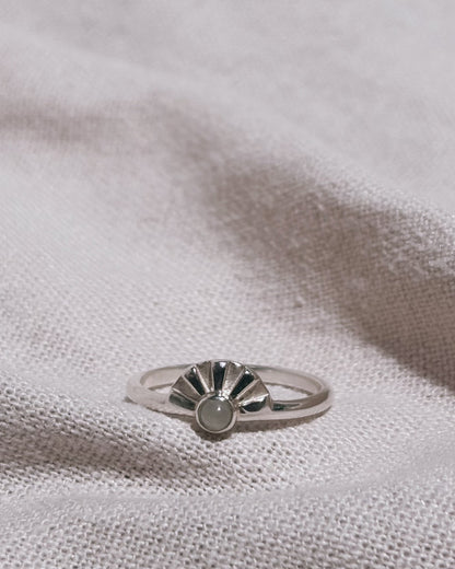 AURA Mondstein Ring Silber
