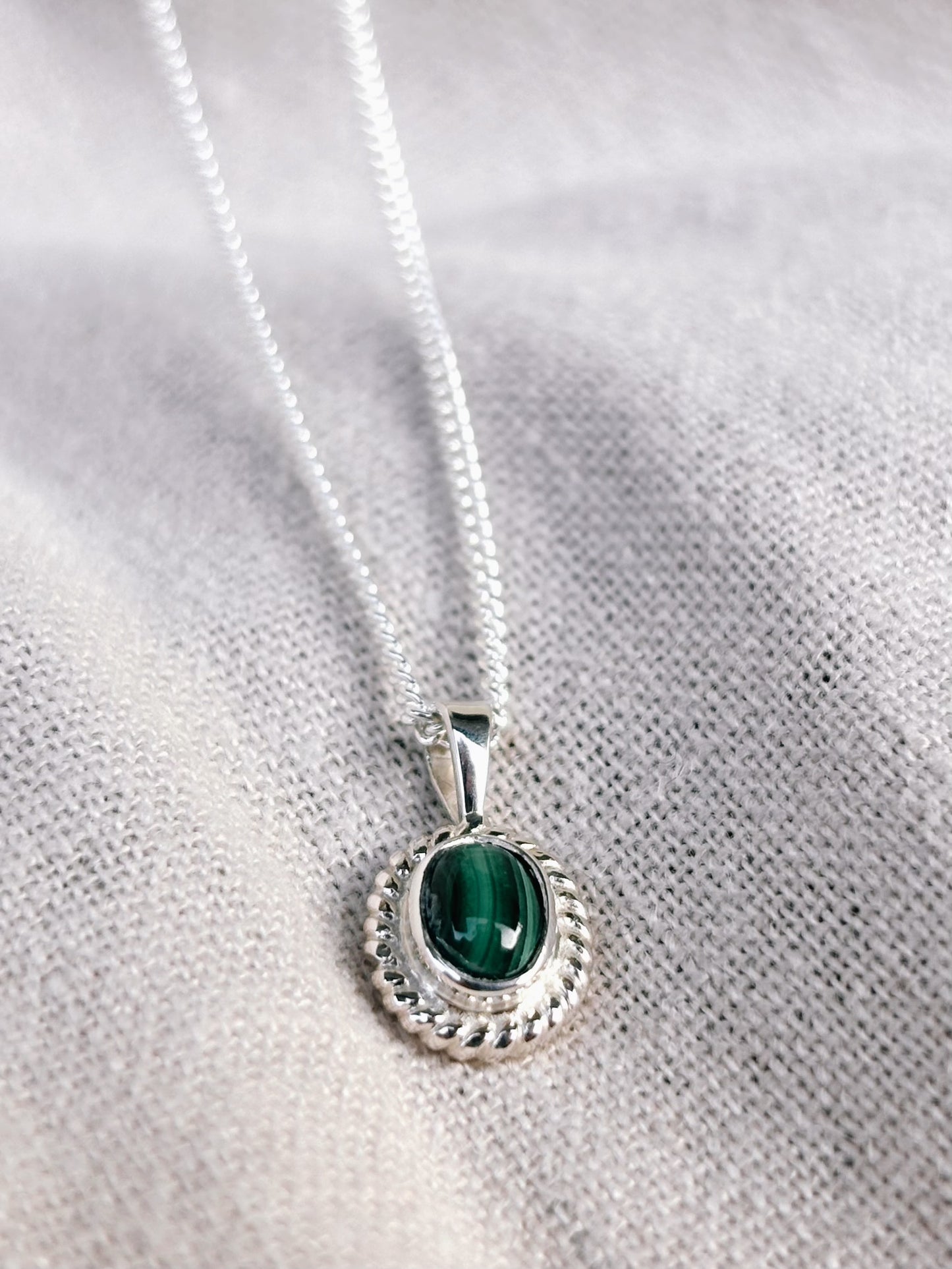 MILYA Malachit Halskette | Necklace Silver