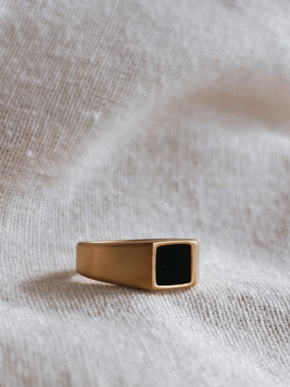 AMELIA Black Onyx Ring Gold
