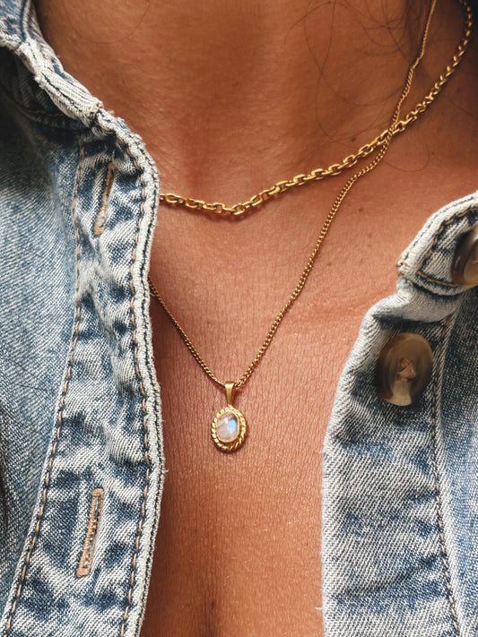 MILYA Mondstein Halskette | Necklace Gold