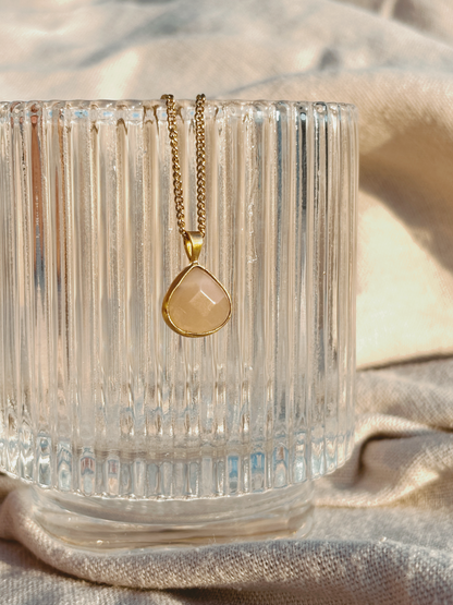 YUNA PEACH MOONSTONE Drop 10mm Halskette | Necklace Gold