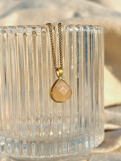 YUNA PEACH MOONSTONE Drop 10mm Halskette | Necklace Gold