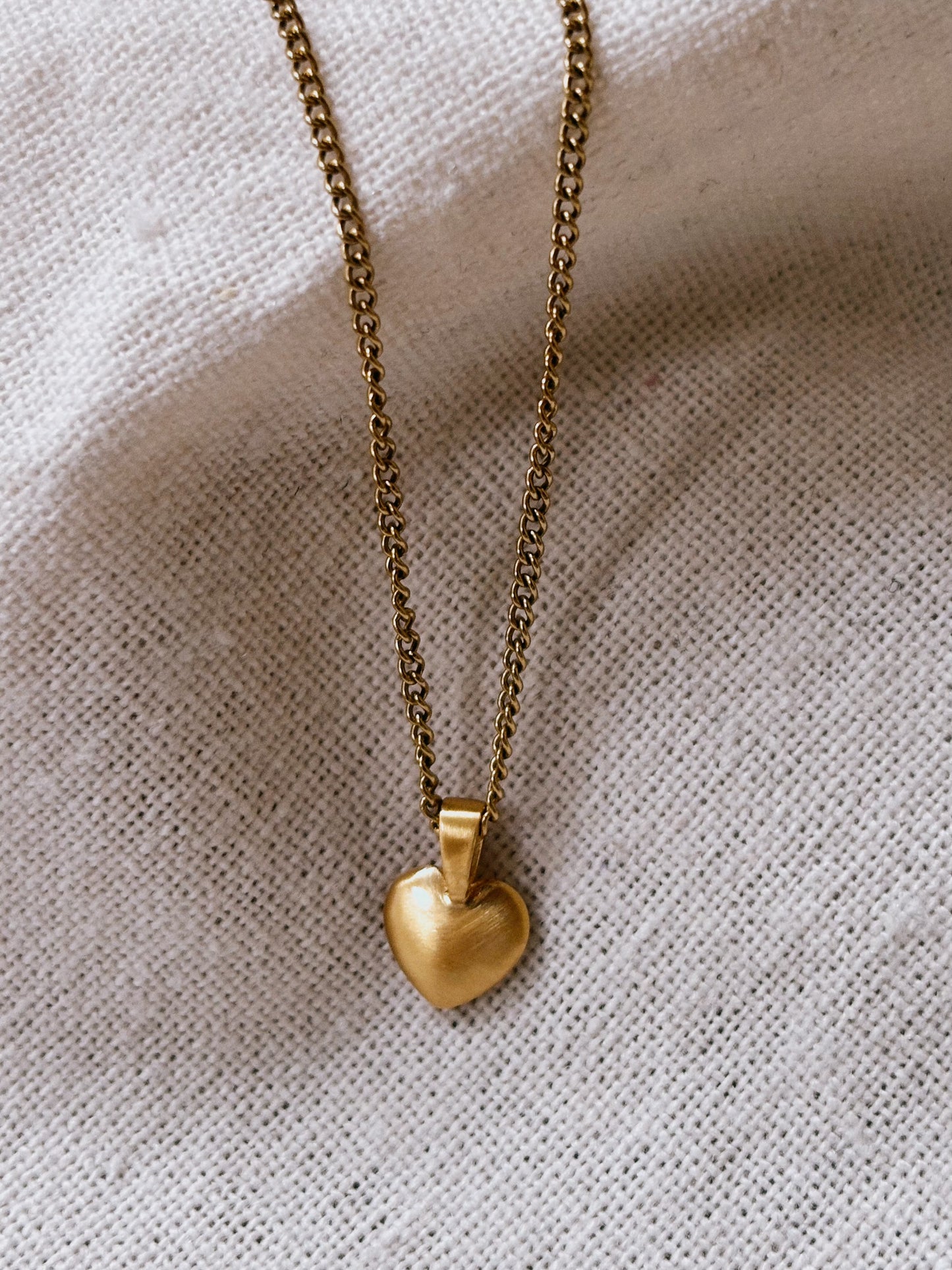 LOVE. HEART Halskette | Necklace Gold