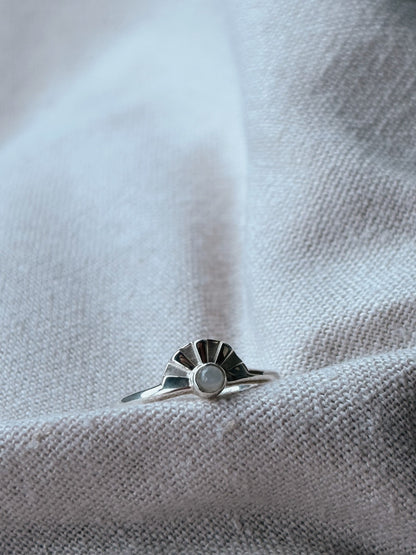AURA Mondstein Ring Silber