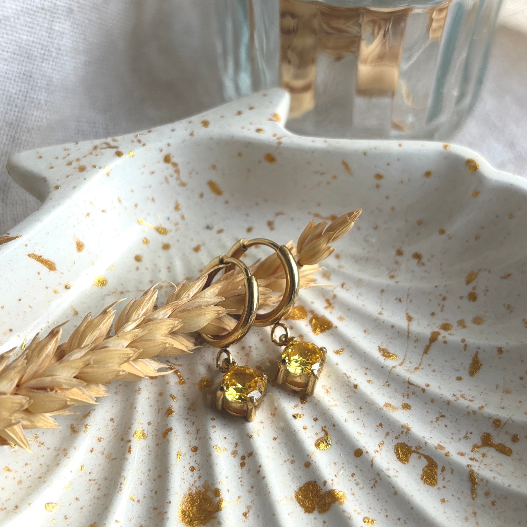 NITI Ohrring mit gelbem Zircon | Earring Gold