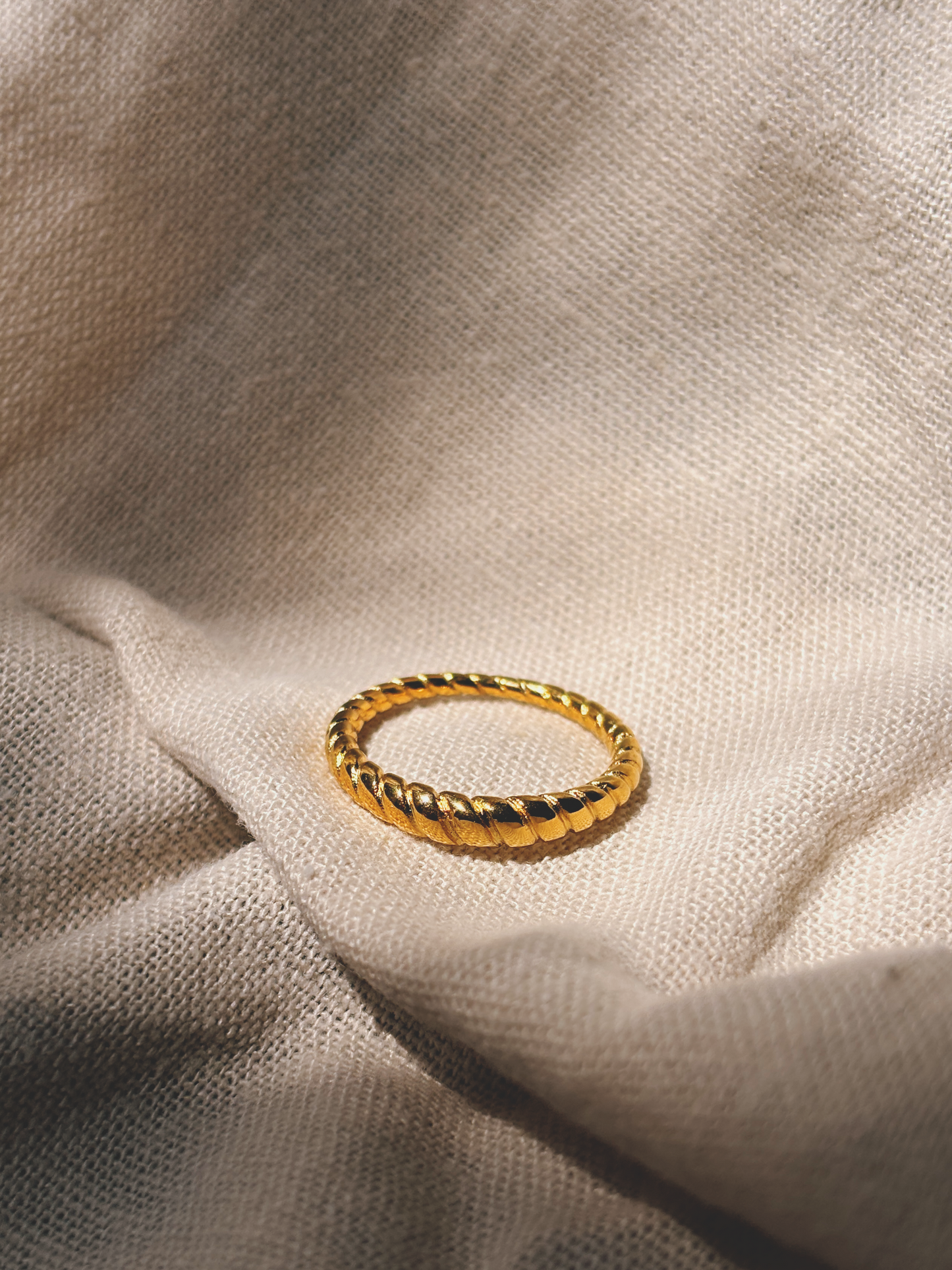EMILY TWISTED Ring Gold